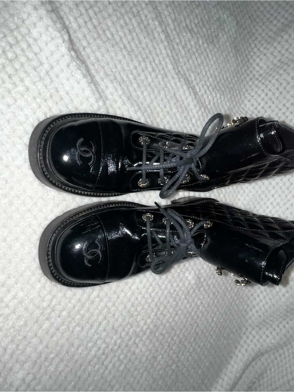 CHANEL Black Quilted Patent Lace-Up Ankle Boots with Gold CC 100% authentic - Picture 3 of 8